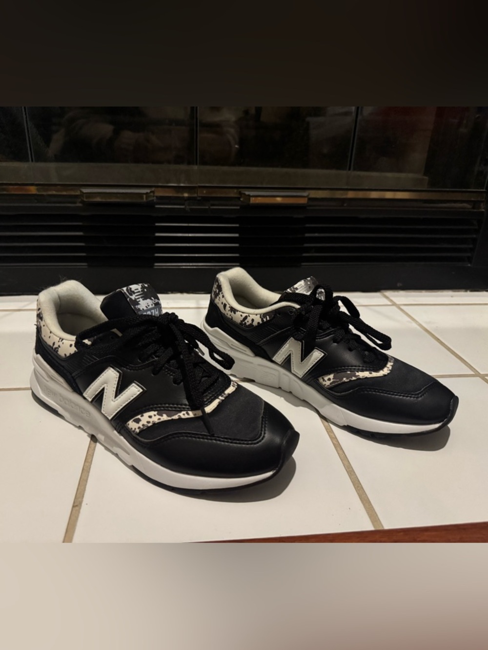 New Balance Women's Black and White Lifestyle Sneakers
